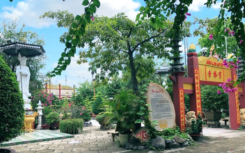 Bửu Lâm Cổ Tự cổ kính