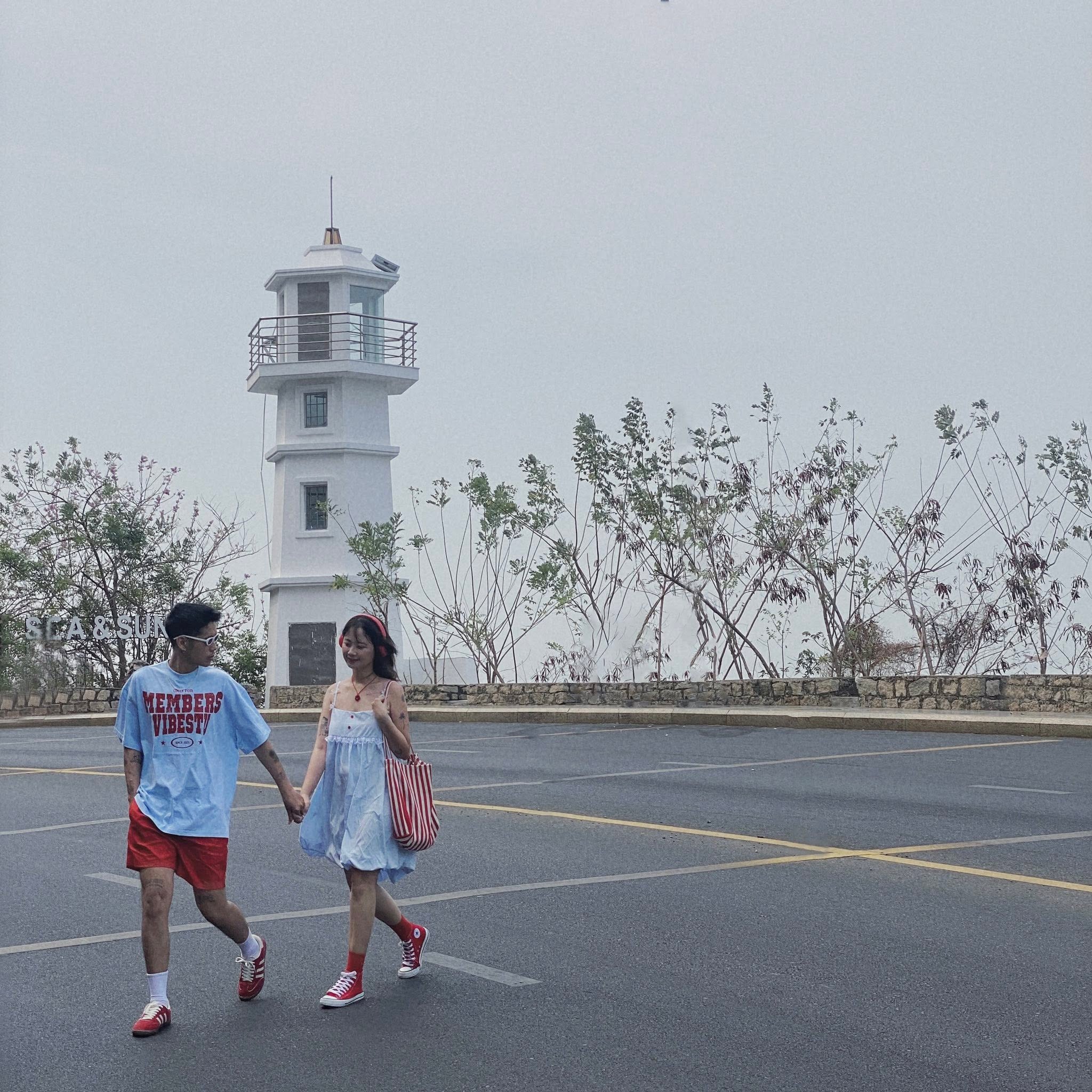Thuê xe 16 chỗ Cờ Đỏ đi Vũng Tàu 2 ngày 1 đêm 