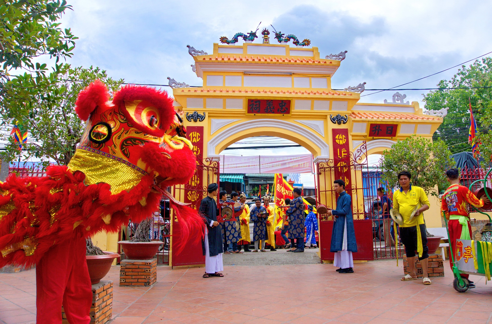 Lễ hội đình Châu Phú